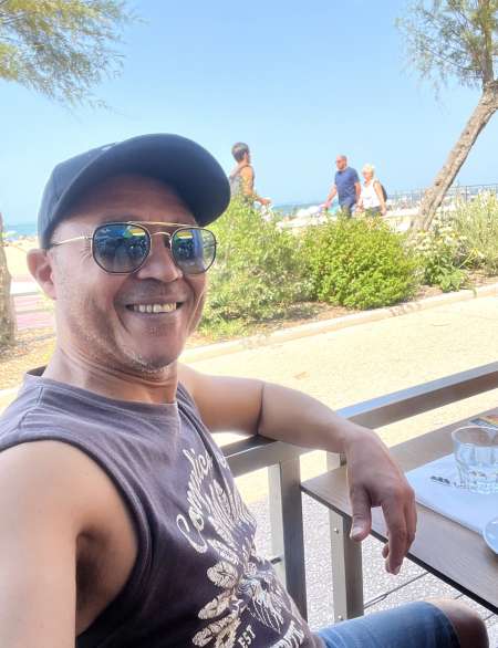 Homme à la recherche dune colocatrice