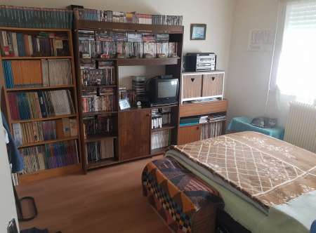 Pr tres JF en galere cherchant un toit oû dormir